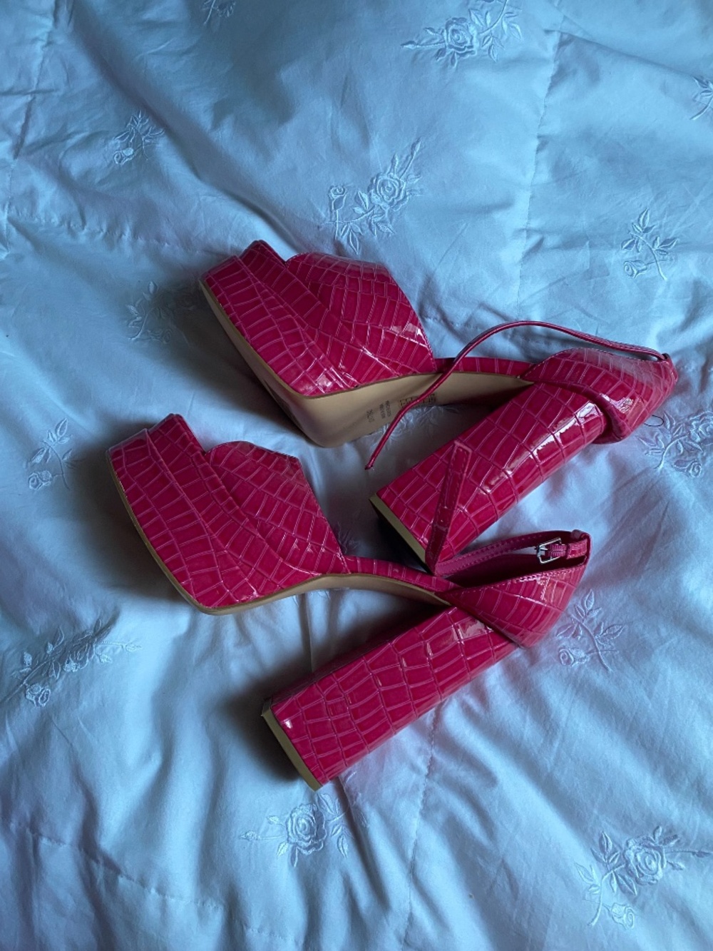Heels - Picture 2 of 4